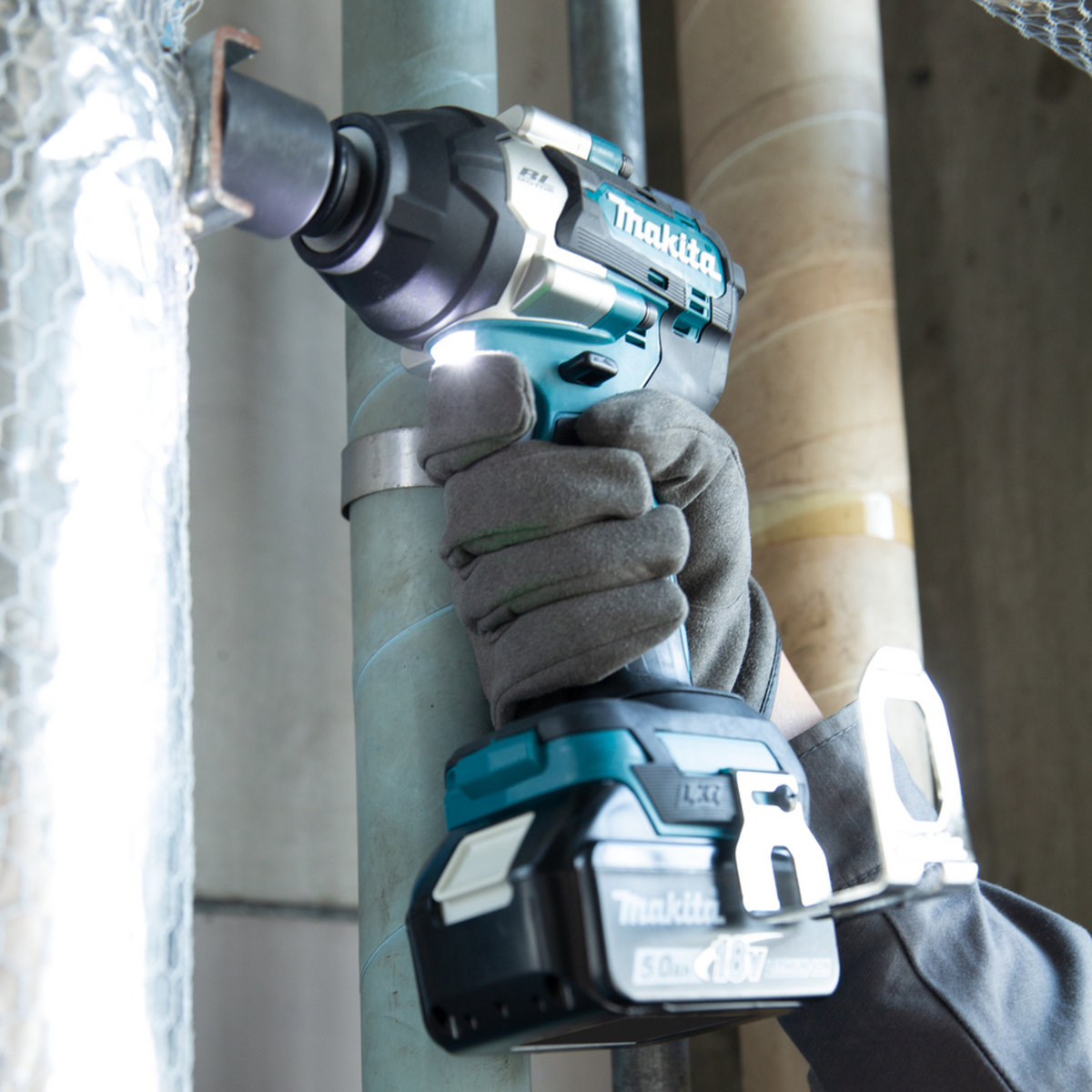Avvitatore ad impulsi Makita  LXT ®  DTW700RTJ